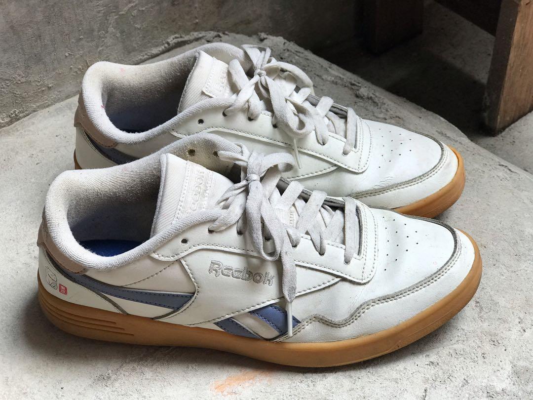 Old white reeboks deals