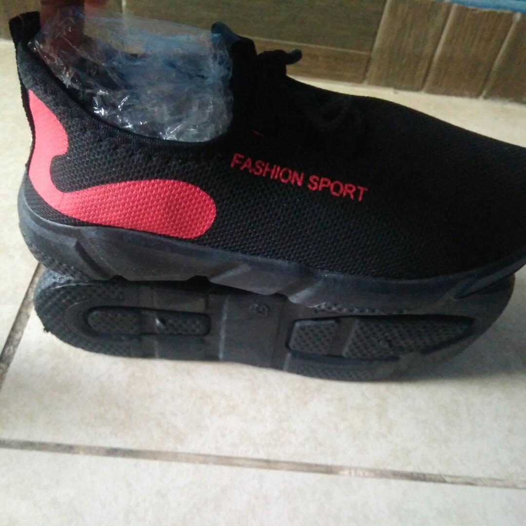 Sepatu Import Anak Men S Fashion Men S Footwear Sneakers On Carousell