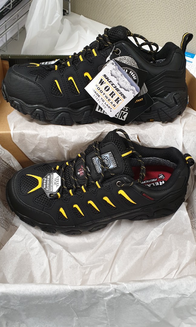 Skechers safety best sale shoes in qatar