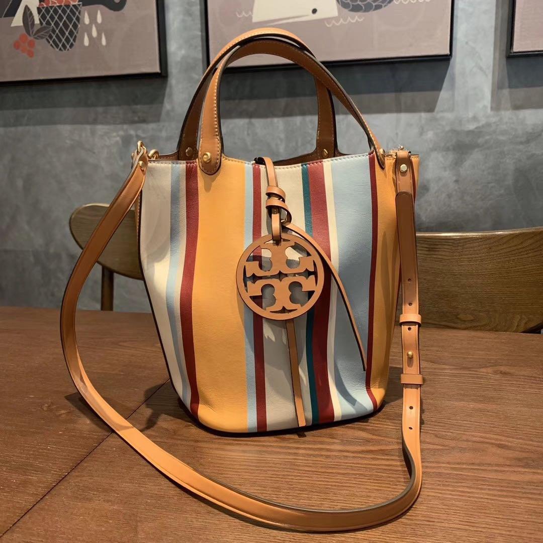 Tory Burch Robinson mini bucket bag, Women's Fashion, Bags & Wallets, Tote  Bags on Carousell