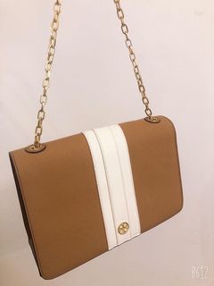 （分類：）位於 。 由 ktchau 提交（商品編號 1010948517，圖片 1）。簡介： 。