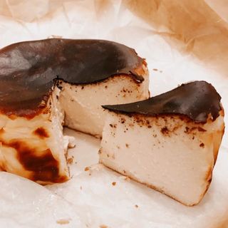 (Category: ) located in . Submitted by cakebites.sg (Listing ID 1017256514, Image 1). Description: .