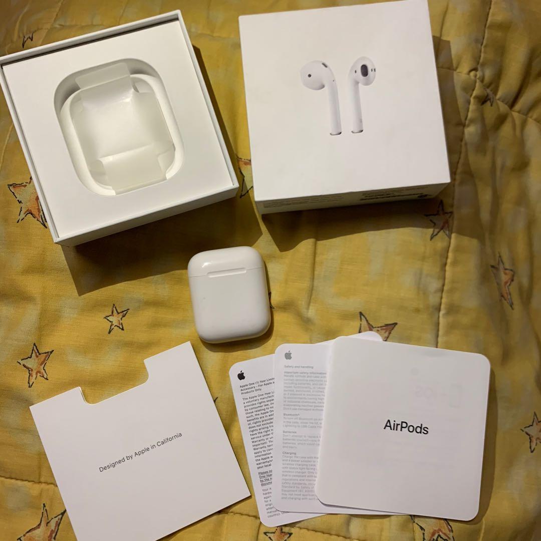 ‼️ AirPods 2 Charging Case ONLY ‼️ (Category: Portable Audio Accessories) located in Mandaluyong City. Submitted by lady.lannister (Listing ID 1017352226, Image 2). Description: ‼️ AirPods 2 Charging Case ONLY ‼️ 💯 Original 👉Non-Wireless 👉Bought last Feb 10, 2020 only 👉With original box showing exact serial number on the case 🙅‍♀️ No AirPods, Just the case Lang ‼️Works with Gen 1 or Gen 2‼️ 3500 fixed price ❤️ This can be a replacement for y