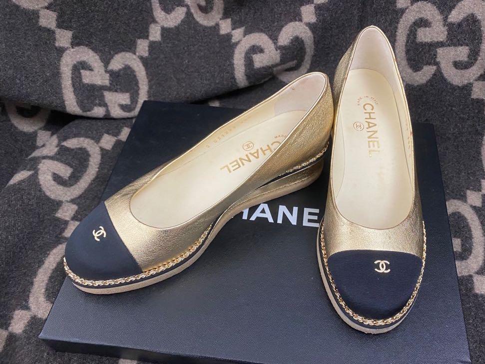 Authentic Chanel Pumps Wedges Heels Shoes in Gold Black Leather