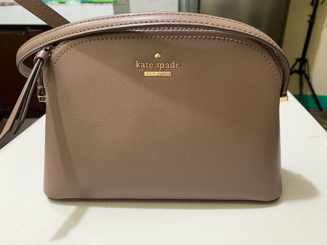 💯%Authentic Kate Spade peggy (Category: Purses & Pouches) located in Pasig City. Submitted by mucho06 (Listing ID 1017163250, Image 1). Description: .