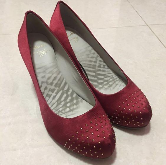 clarks red heels