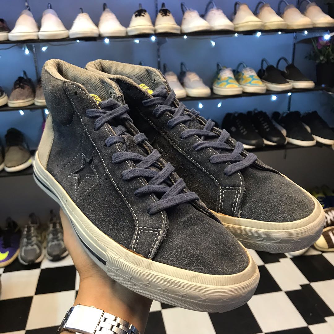 converse one star camo mid