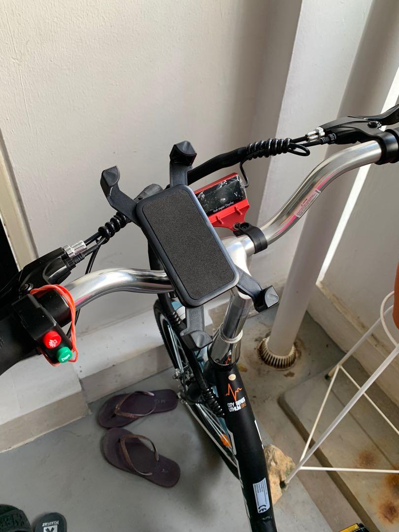 Eco drive (Category: E-Scooters & E-Bikes) located in Singapore. Submitted by gavin00000 (Listing ID 1017192549, Image 3). Description: Condition 7/10 bought not even 1 months, $1000including 2 extra batteries which you have 3 batteries itself all in stock.. it’s good for food delivery.. keen do pm me or WhatsApp me at 87802908 .