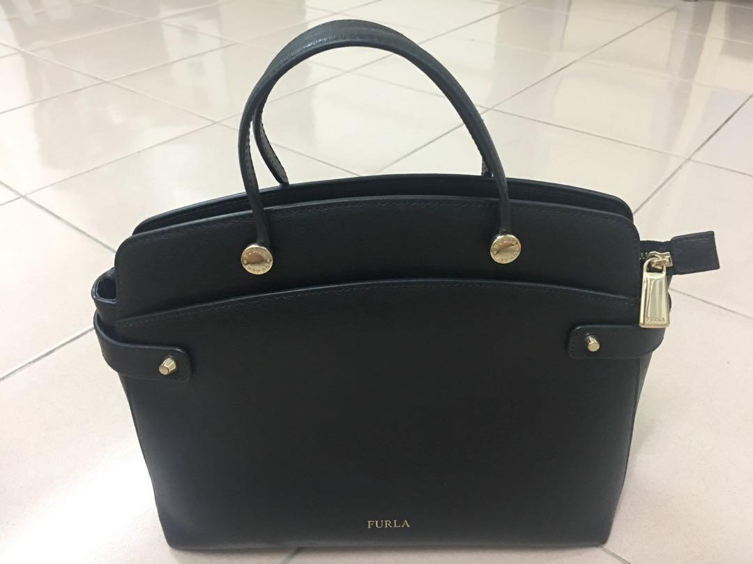Furla agata hotsell medium size