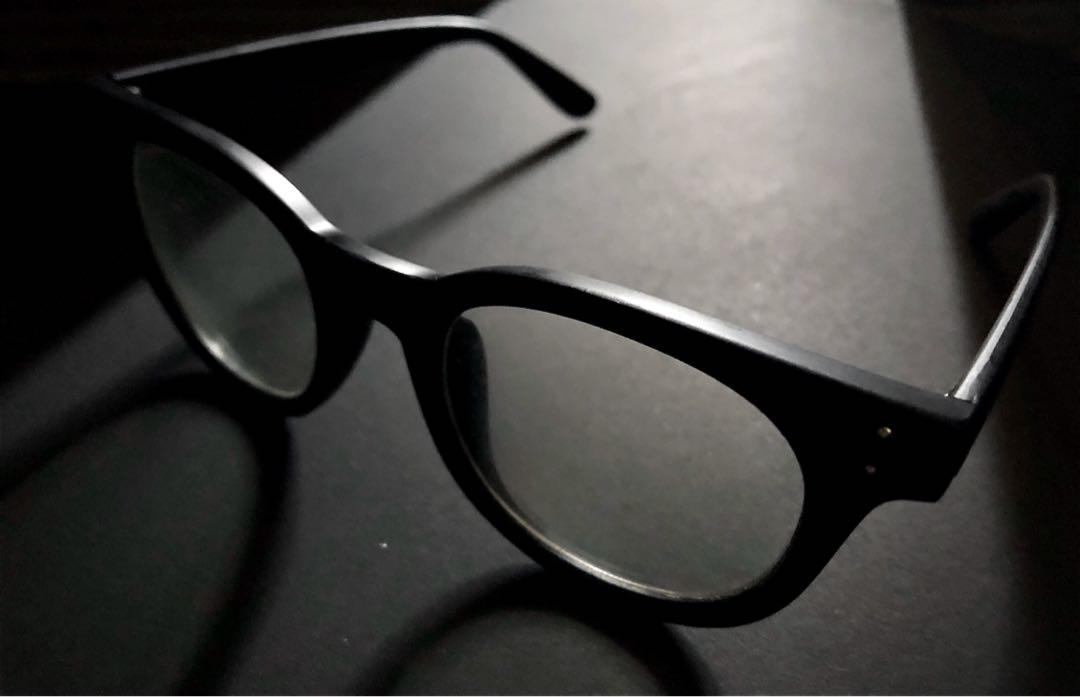 i2i Eyeglasses (Category: Sunglasses & Eyewear) located in Antipolo. Submitted by scrollshop (Listing ID 1017354215, Image 1). Description: Daniel Padilla I2I Eyeglass With pouch RFS: Hindi ginamit .