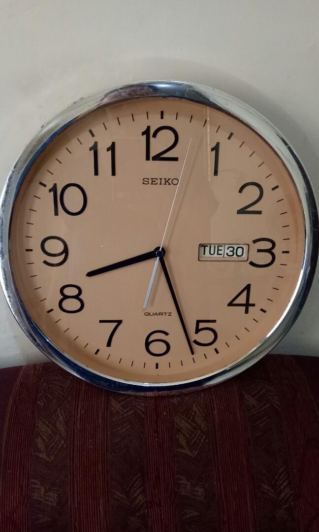 Jam dinding seiko on sale
