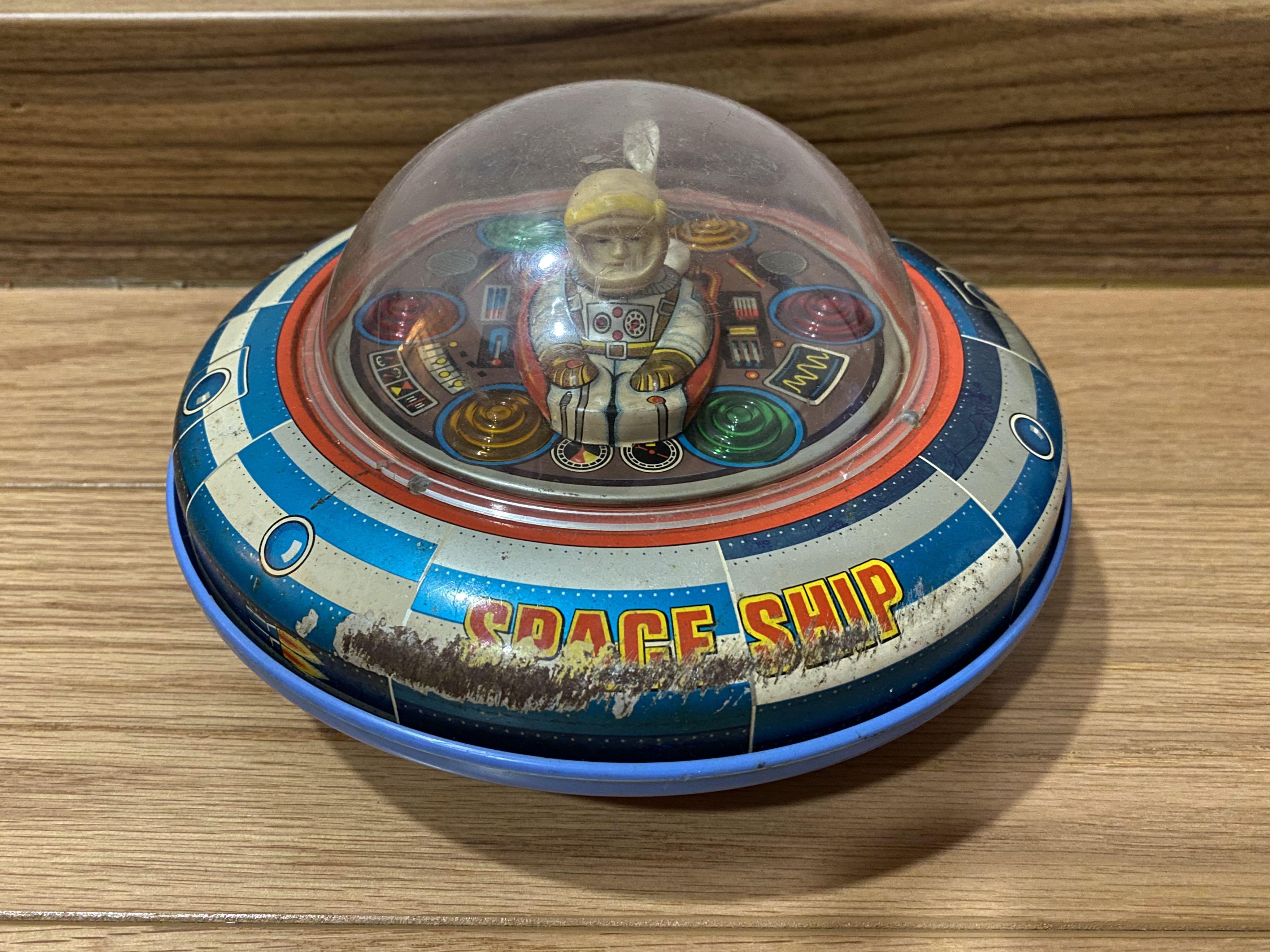 Vintage hotsell spaceship toys