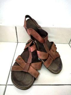 Kangaroos Women's Leather Sandal Shoes