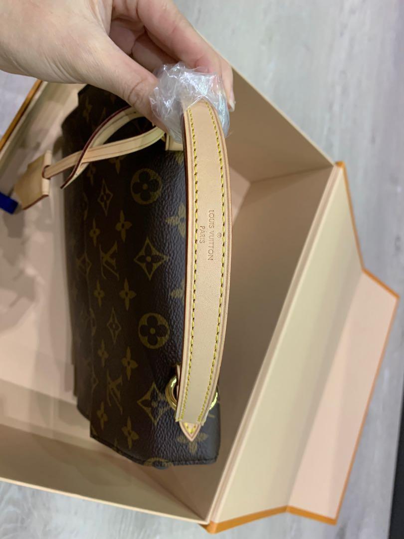 Shop Louis Vuitton EPI Cluny bb (M41312) by かなかなフェーブル