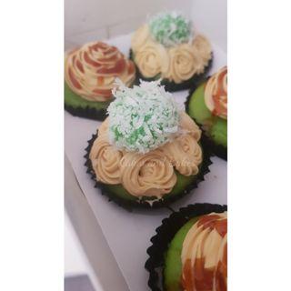 Ondeh Ondeh/ Pandan Gula Melaka Cupcakes (Eggless)