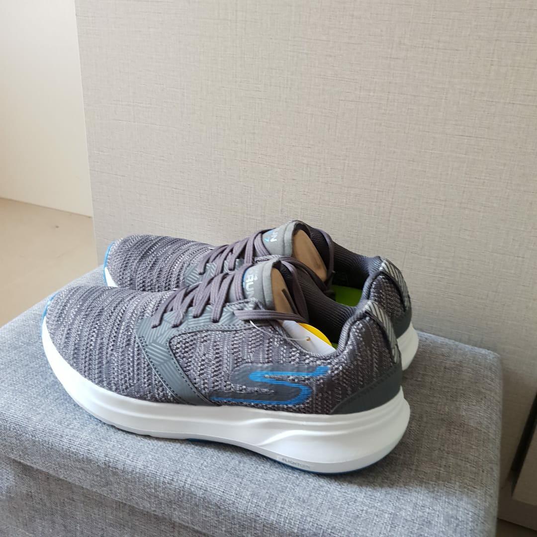sepatu running skechers