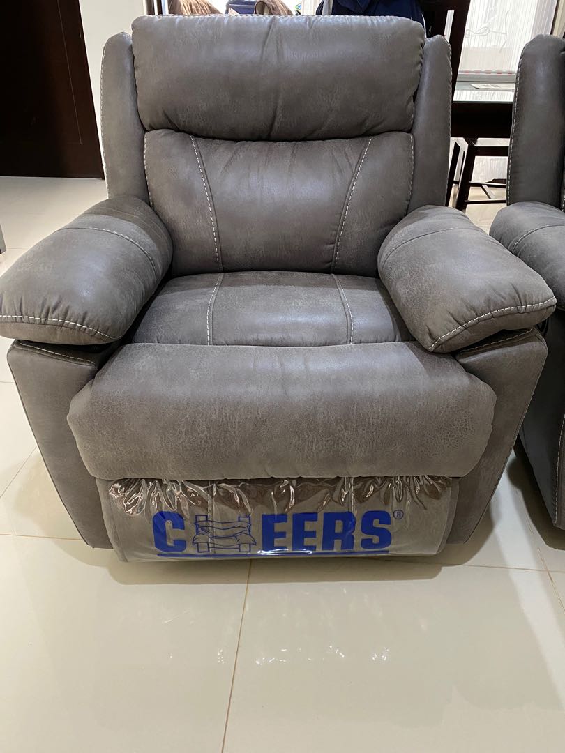Sofa shop recliner informa