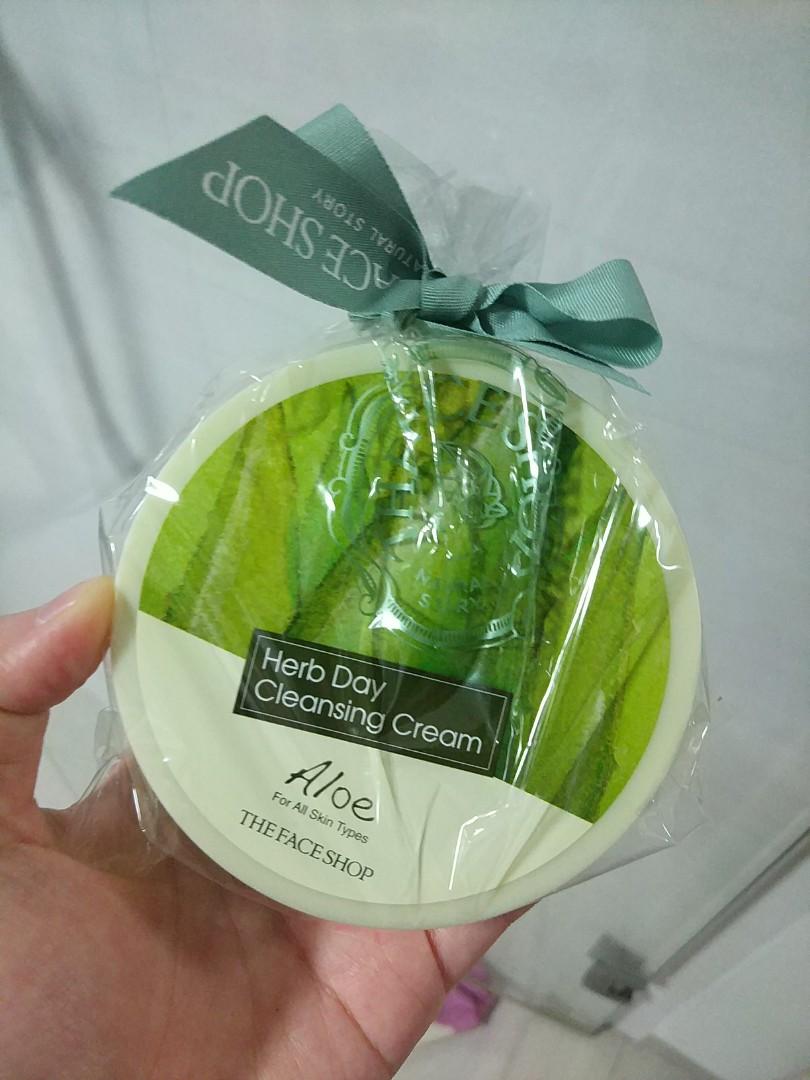 face shop herb day cleansing cream