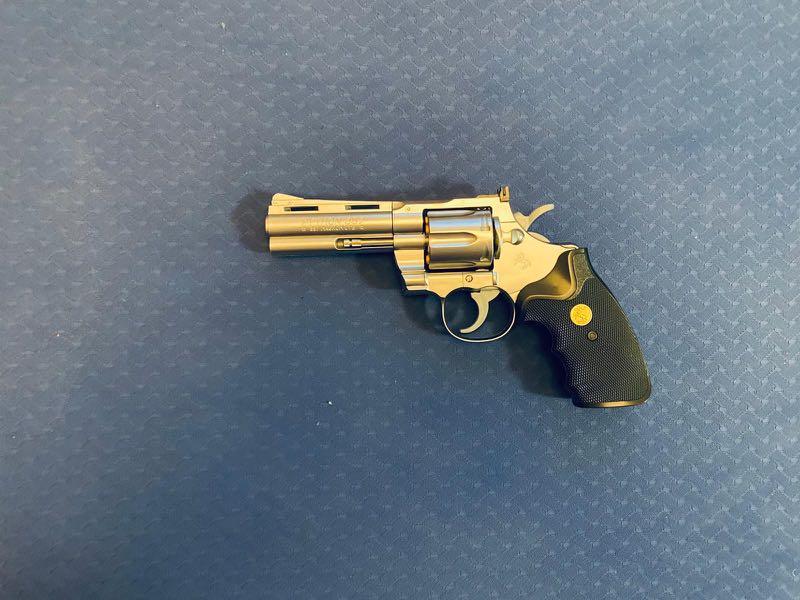 Tokyo Marui Python (Spring powered) （分類：旅遊 - 旅行必需品及用品）位於 Hong Kong。 由 spaghetti_bolognese 提交（商品編號 1017252314，圖片 3）。簡介： Airsoft Tokyo Marui Spring Powered Python Revolver w/ 6 detachable shells ABS body and shells 。