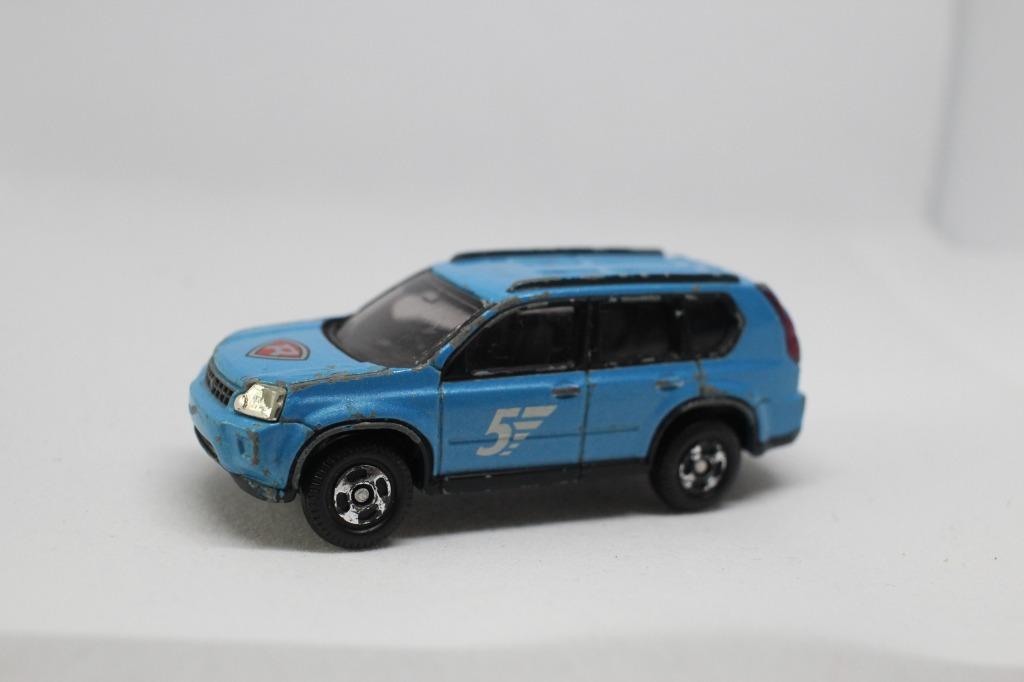 tomica nissan x trail