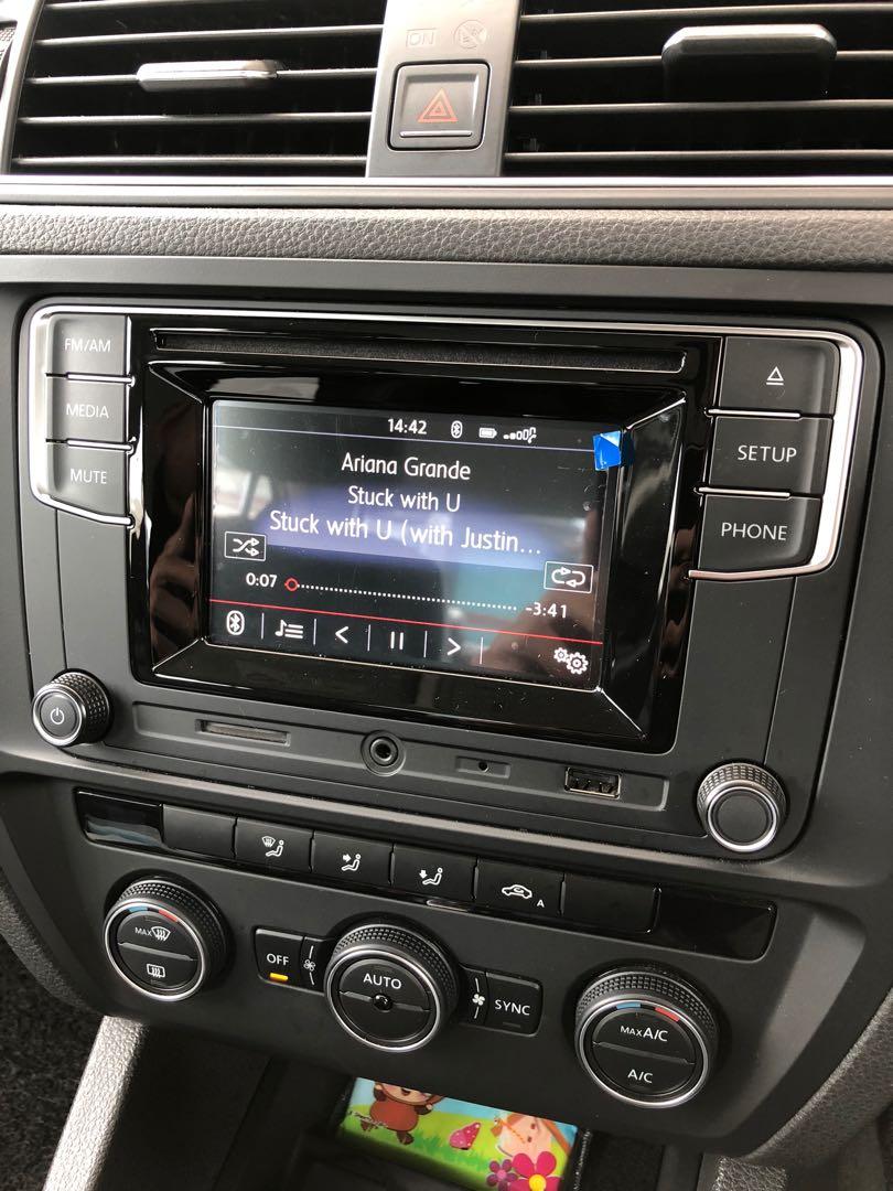 Volkswagen VW Media Player Infotainment System RCD330G Original, Auto