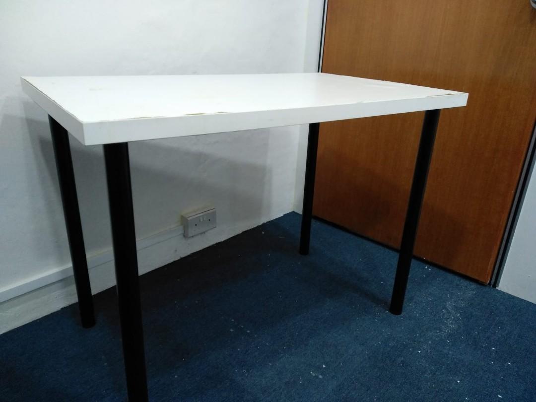 White table (Category: Free Items) located in Singapore. Submitted by rosenunes (Listing ID 1017235570, Image 2). Description: Giving away to any buyer who purchase something from my page..