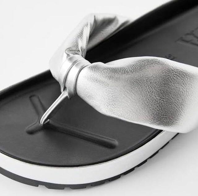 Zara Sandal, Olshop Fashion, Olshop Wanita di Carousell