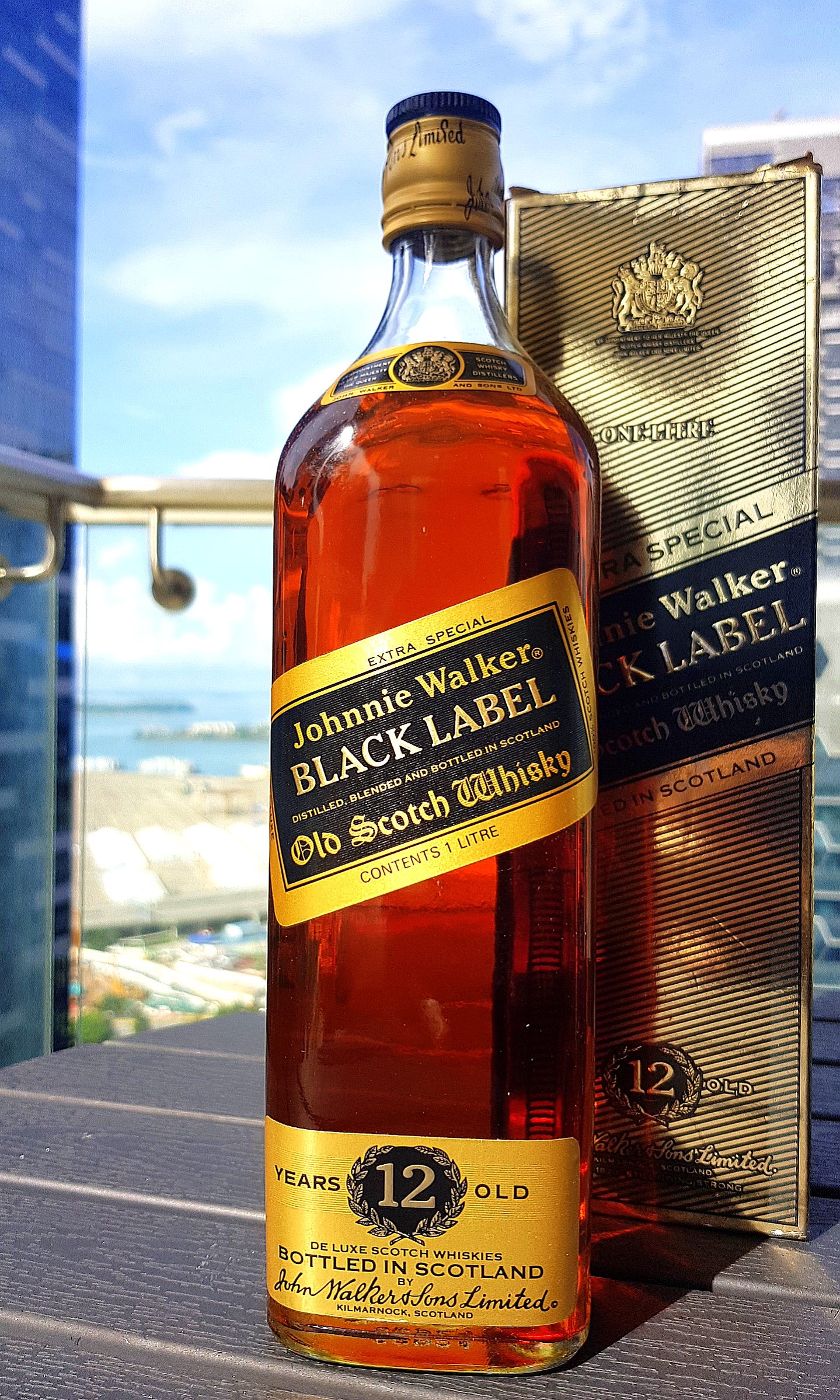 1980s Johnnie Walker Black Label Extra Special scotch whisky ...
