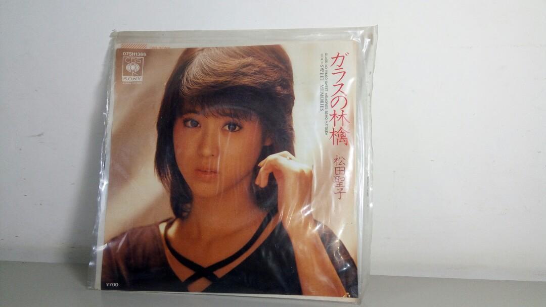 7 inch LP Seiko Matsuda - Sweet Memories, Hobbies & Toys, Music & Media,  Music Accessories on Carousell