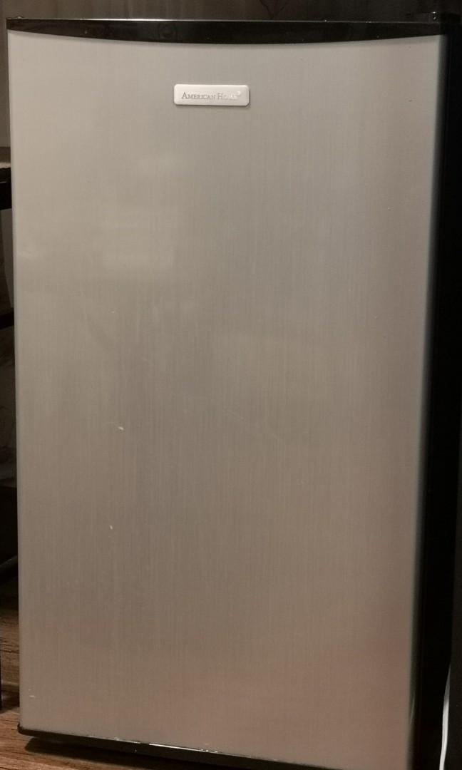 American Home Personal Bar Refrigerator 3 cu ft ABR-92G, TV & Home ...