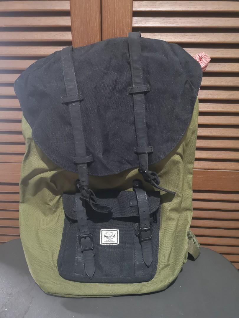 herschel backpack biggest size