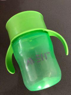 Avent sippy cup w/ handle 