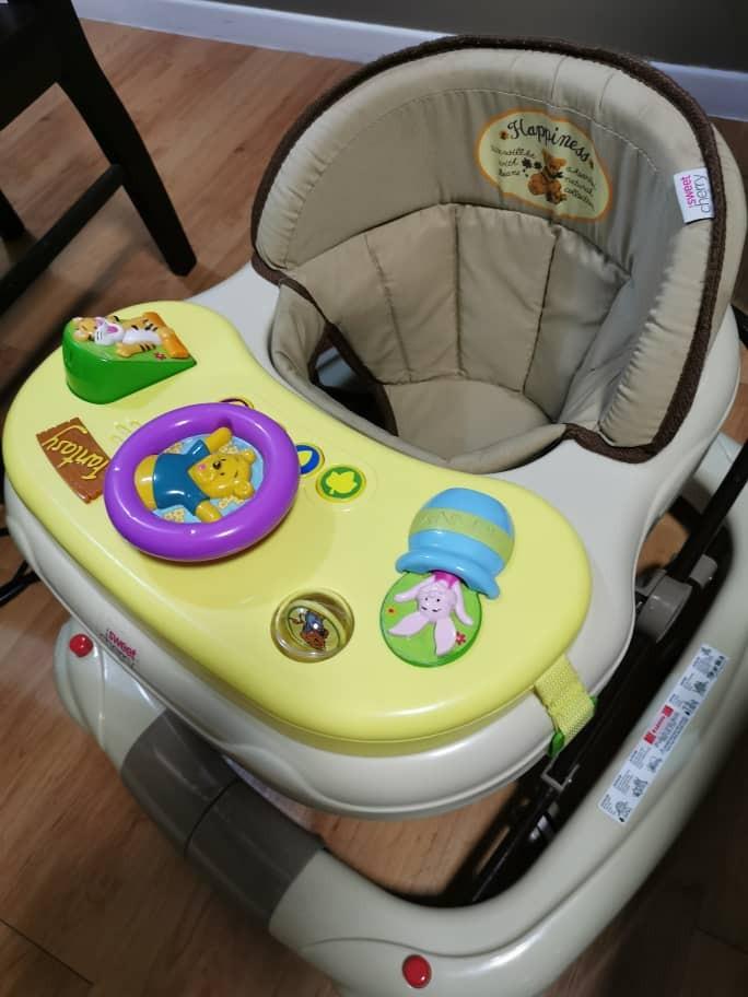 baby walker that spins in circles