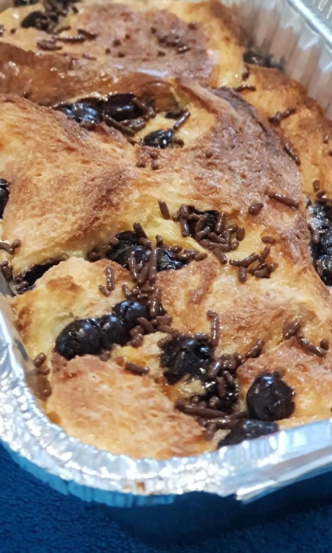 Bread Pudding (Category: Homemade Bakes) located in Singapore. Submitted by risingsun_delivery_services_sg (Listing ID 1011201126, Image 1). Description: Delicious Bread pudding! Confirm to make u go crazy!! we have few flavours to choose from! *Choc chip bread pudding *Sweet Corn bread pudding(temp not avail) *Butterscotch bread pudding *Homemade strawberry jam bread pudding (temp not avail) Per set includes custard sauce (separate packed) #Pric