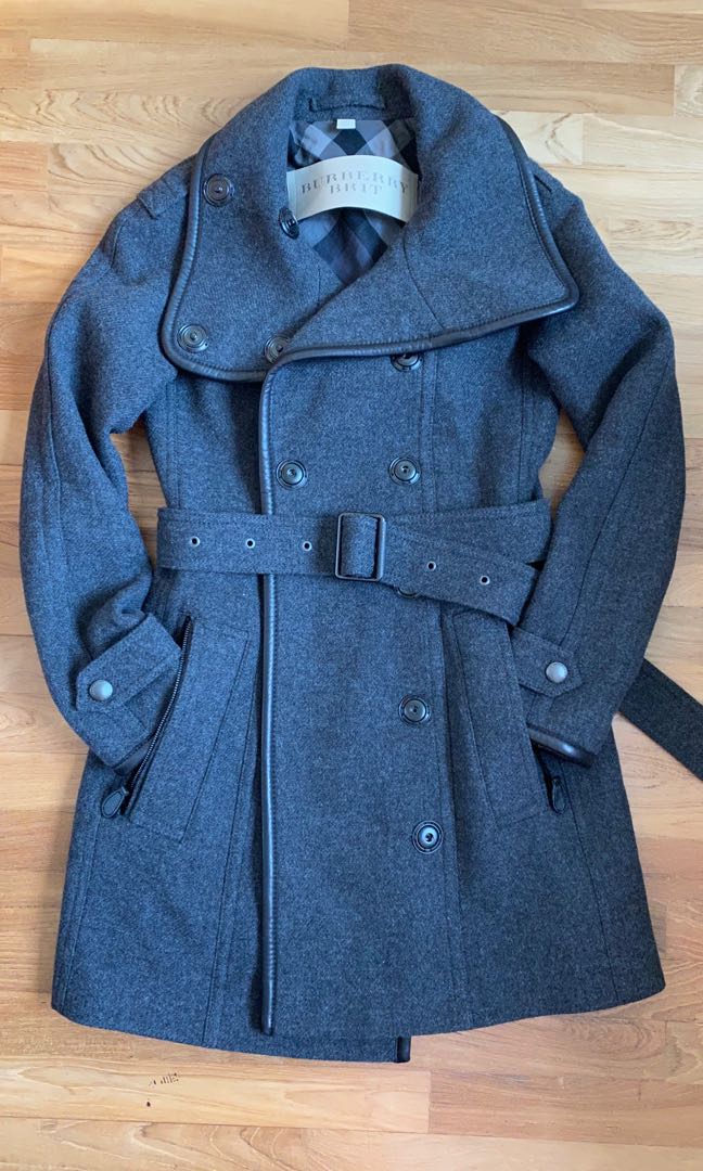 fitted rain jacket