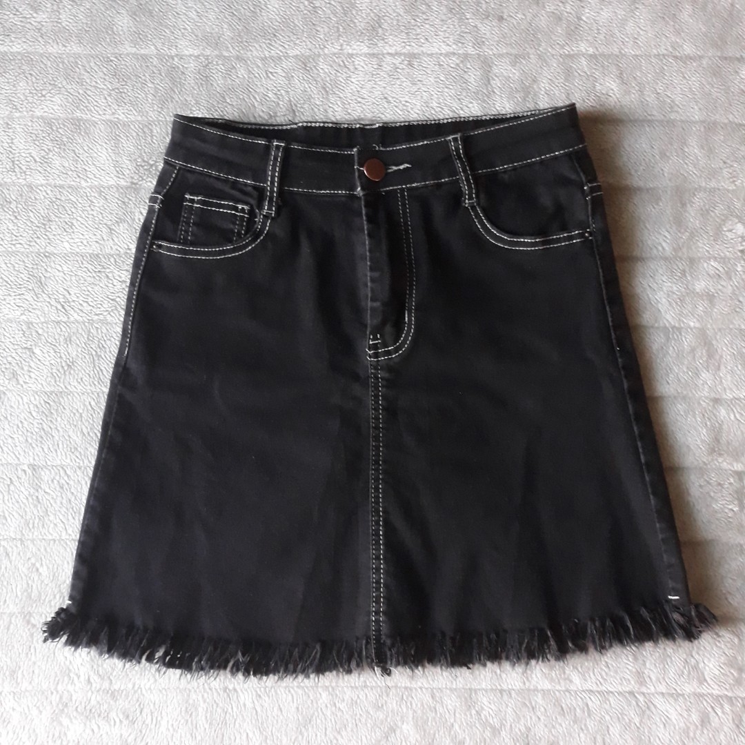 contrast stitch denim skirt