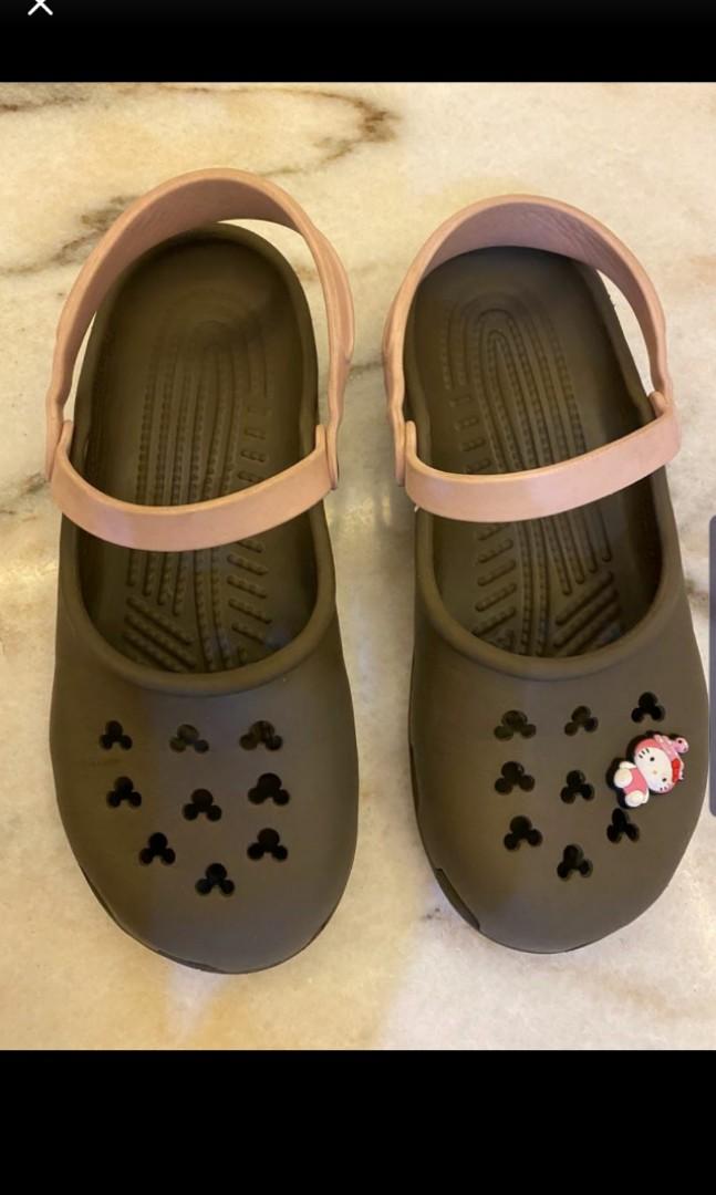 crocs women's size 8 shoes
