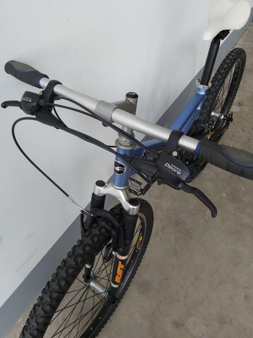 Giant box discount three mountain bike