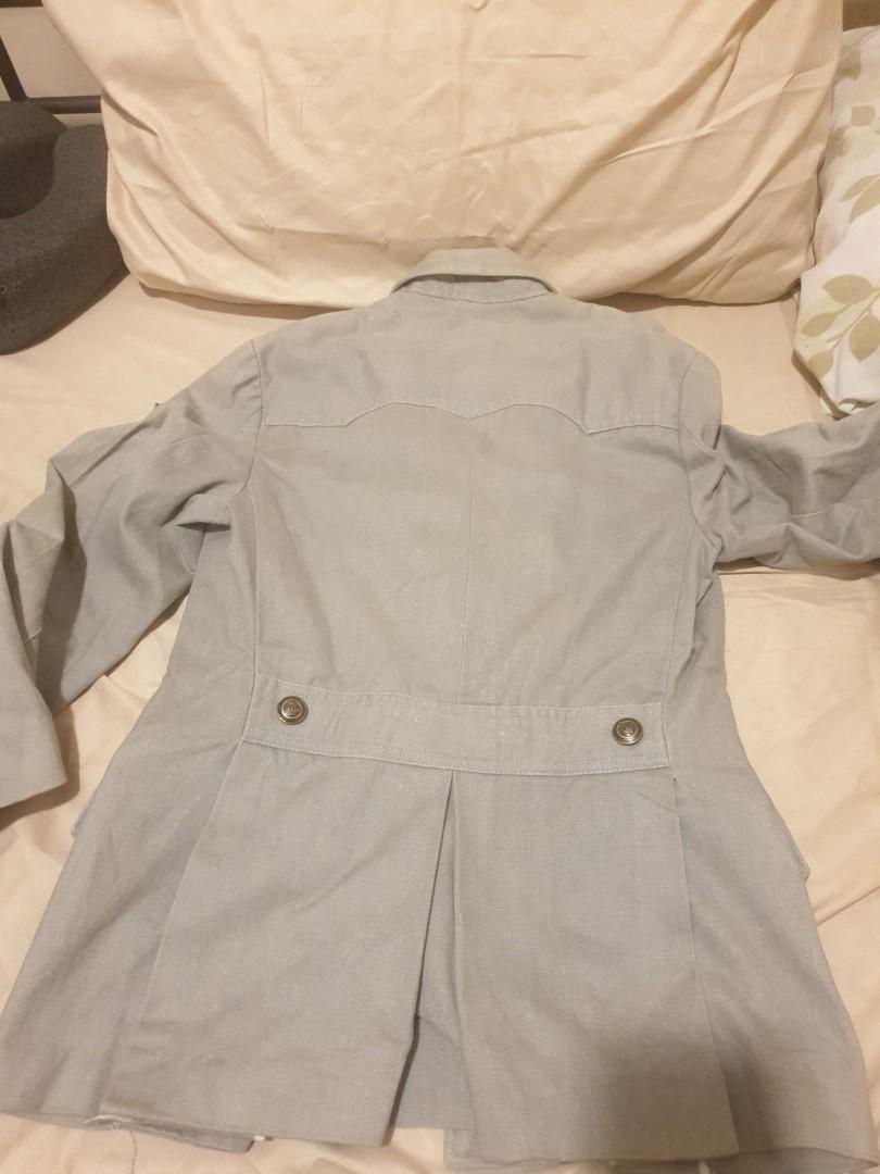 Gray Blazer (Category: Coats, Jackets and Outerwear) located in Quezon City. Submitted by imdecluterring (Listing ID 1011019607, Image 2). Description: .