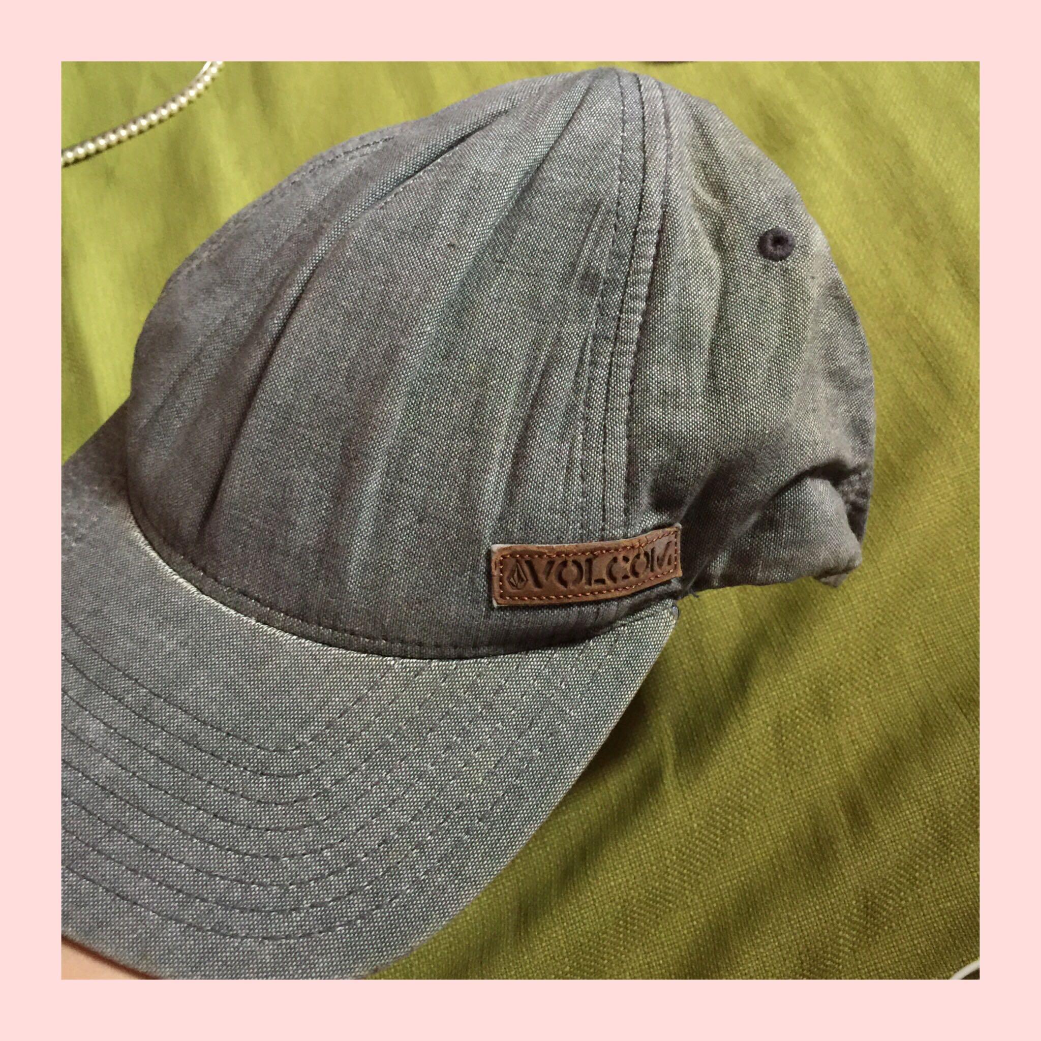 Grey Cap (Category: Caps & Hats) located in Manila. Submitted by frishaaaa (Listing ID 1011188217, Image 2). Description: .