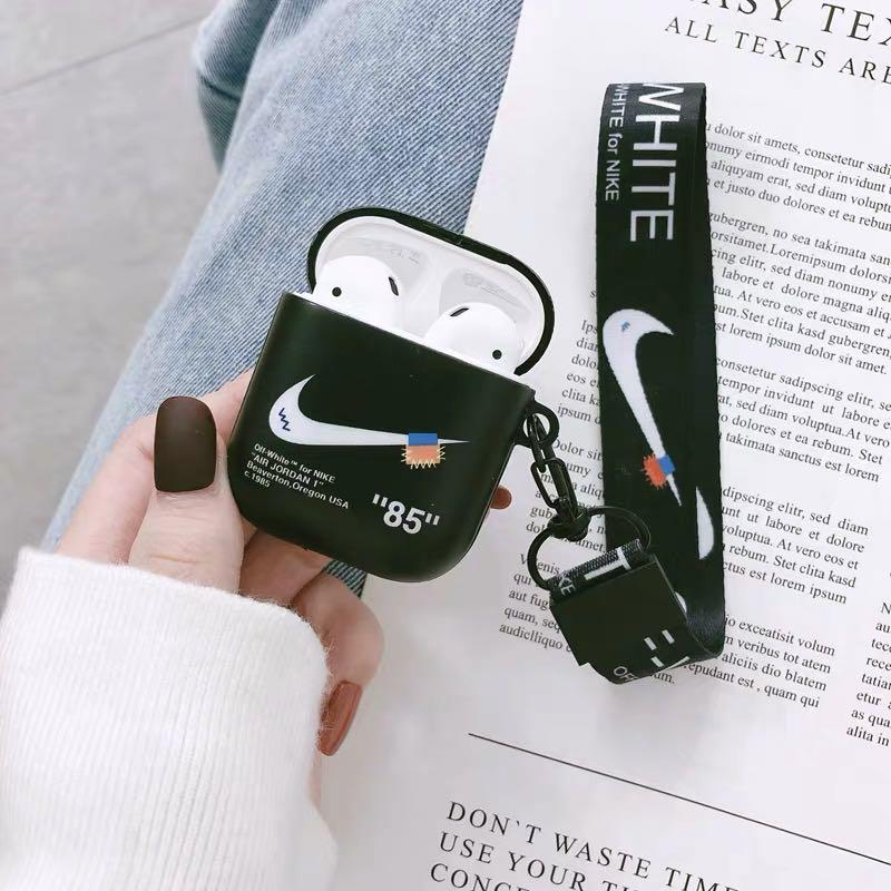 Cenar Extremo desbloquear NIKE Black airpod case gen 1 and 2, Mobile Phones & Gadgets, Mobile &  Gadget Accessories, Cases & Sleeves on Carousell