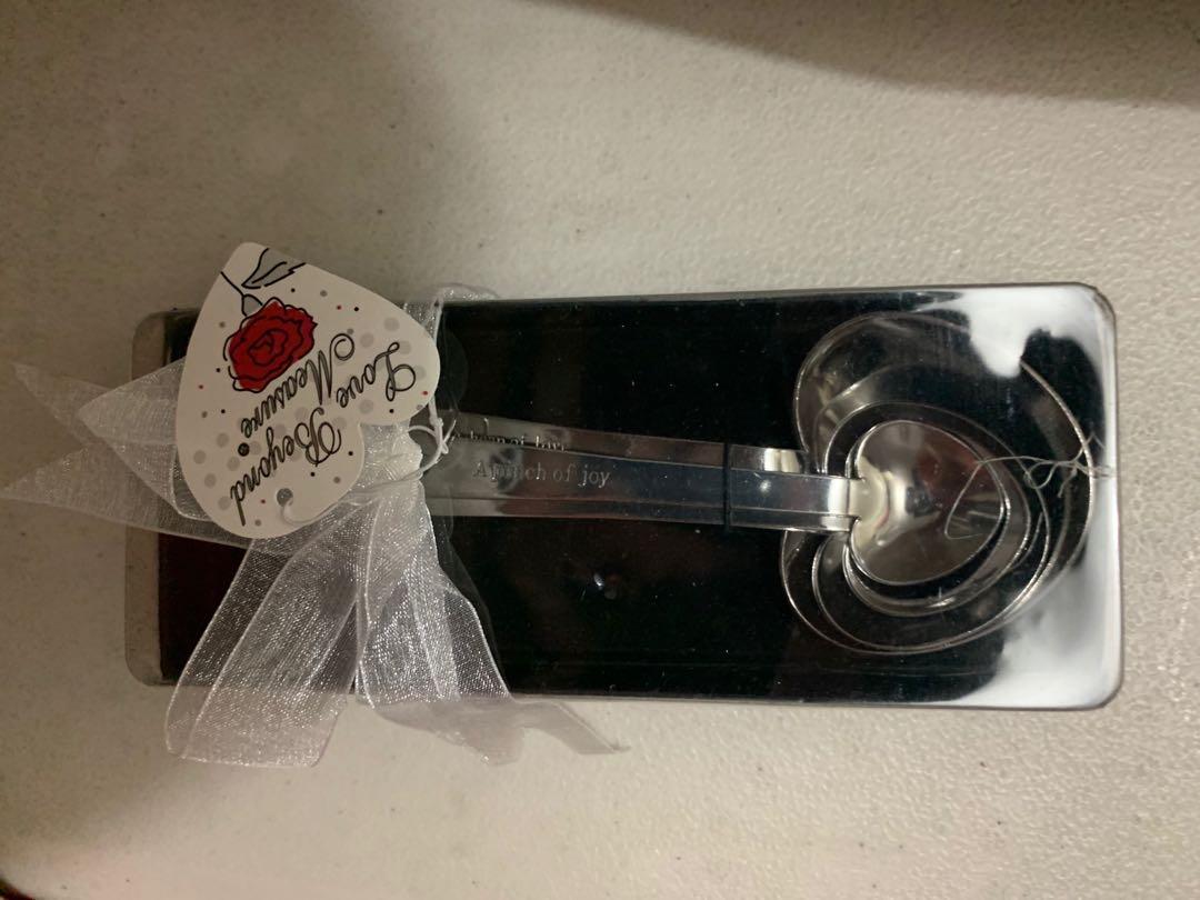 Measuring spoons (Category: Bakeware) located in Quezon City. Submitted by joyeusefille (Listing ID 1011170946, Image 1). Description: .