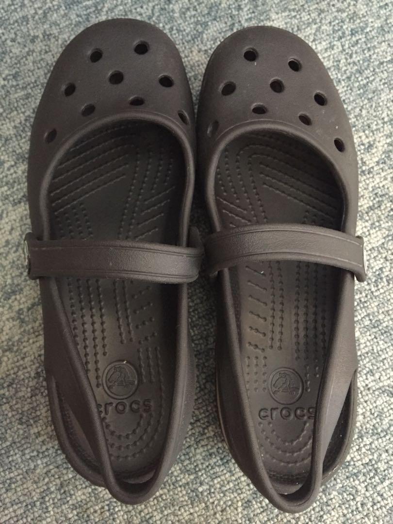 womens leather crocs sandals