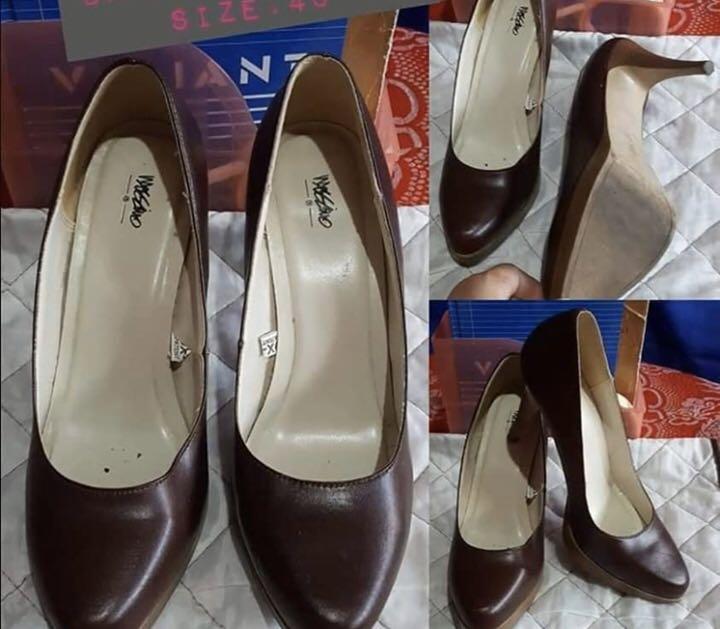 size 11 wide black heels