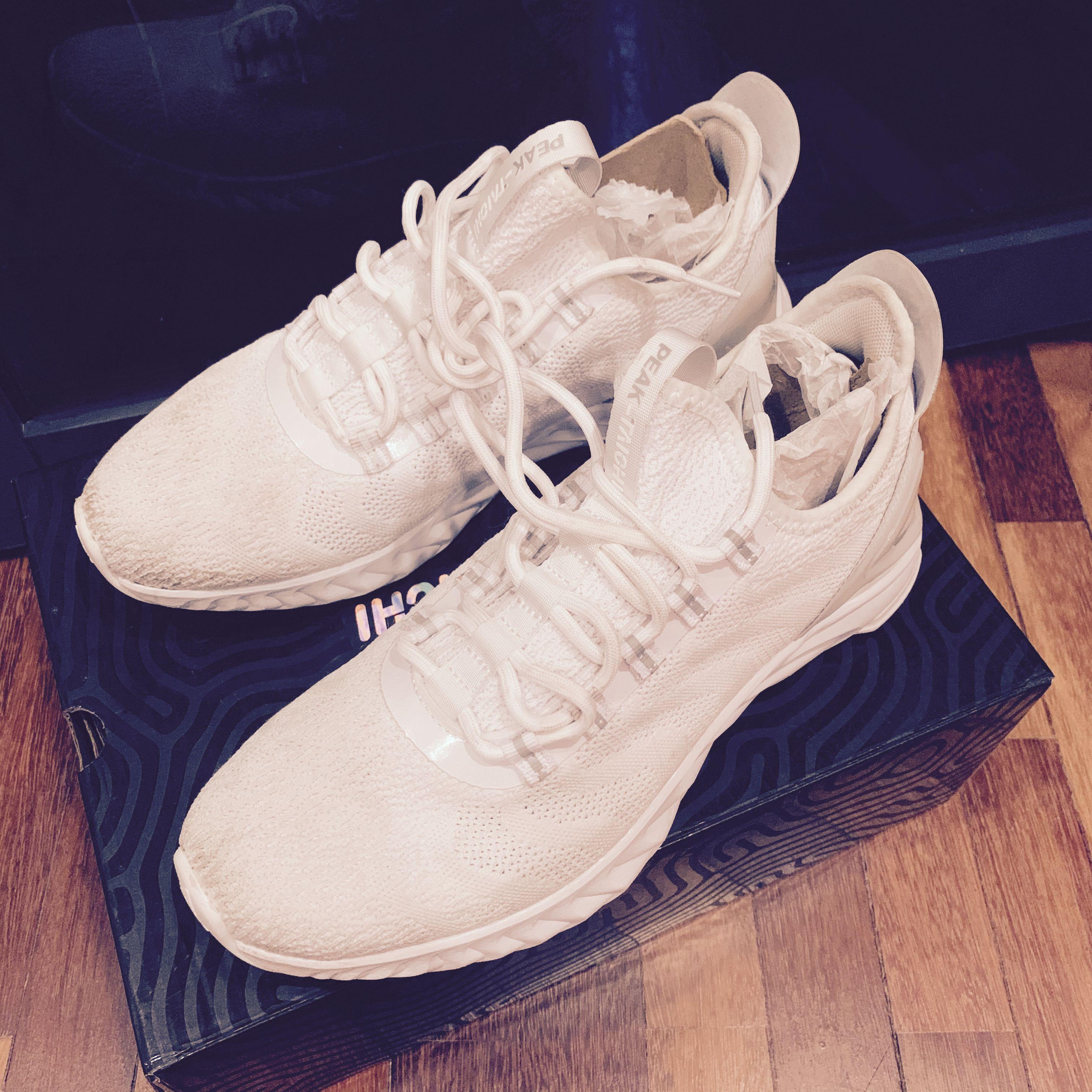 Peak tai chi shoes top