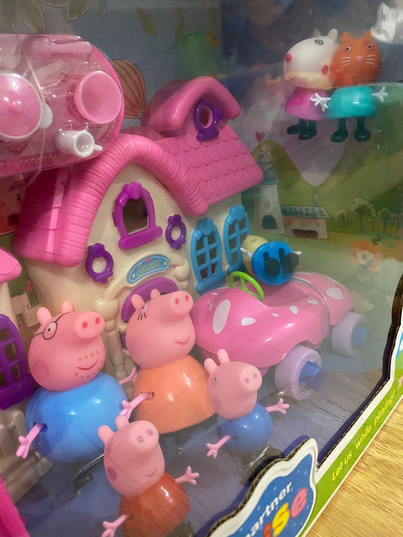 Peppa Pig - House set ( with 7 figurines and car )- for ...