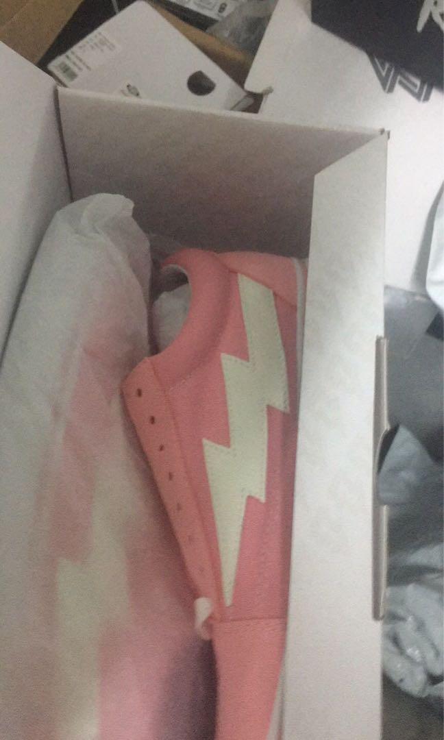 Revenge x storm Bolt pink Us9 brand new