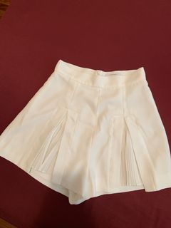 (Category: ) located in . Submitted by hautecouturex (Listing ID 1011036818, Image 1). Description: .