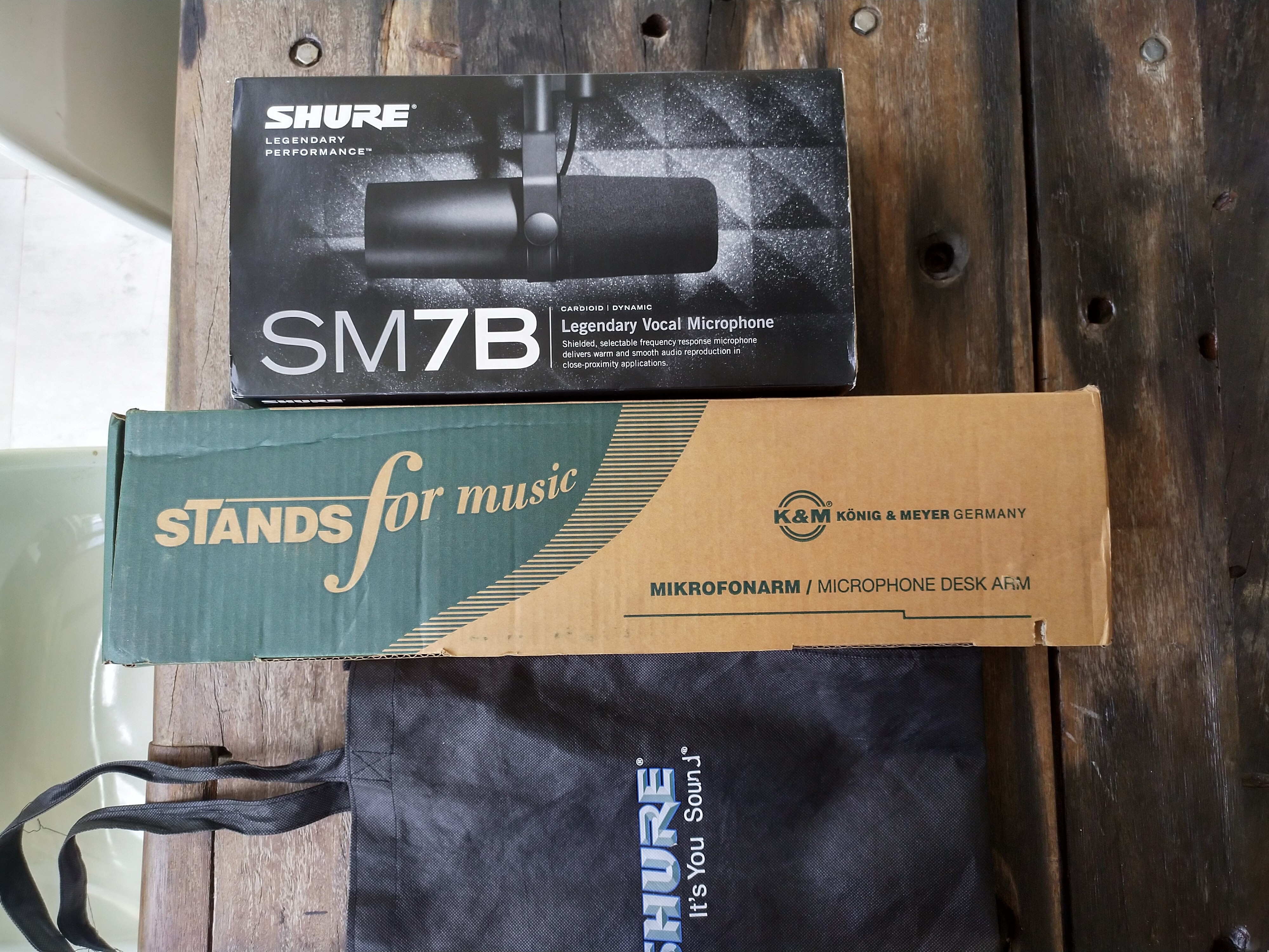 Shure SM7B 香港行貨95%新+ K&M desk Arm 23850, 音響器材, 可攜式音響