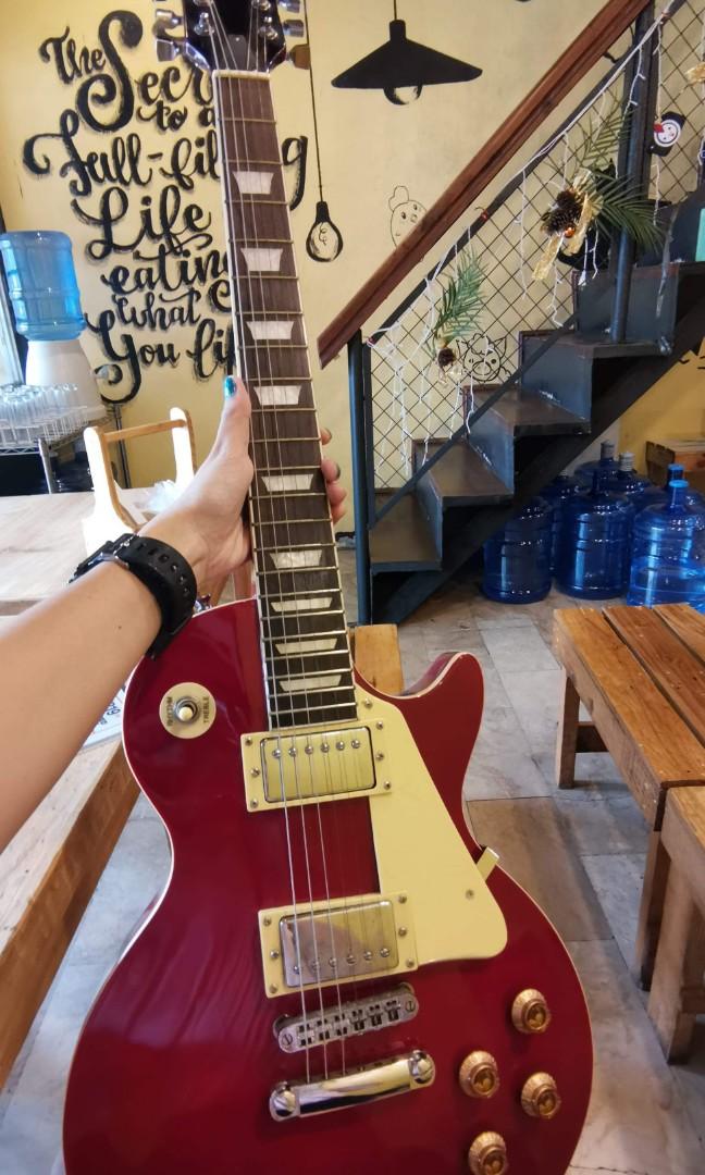 Thomson Les Paul electric guitar with amplifier, Hobbies & Toys, Music & Media, CDs & DVDs on